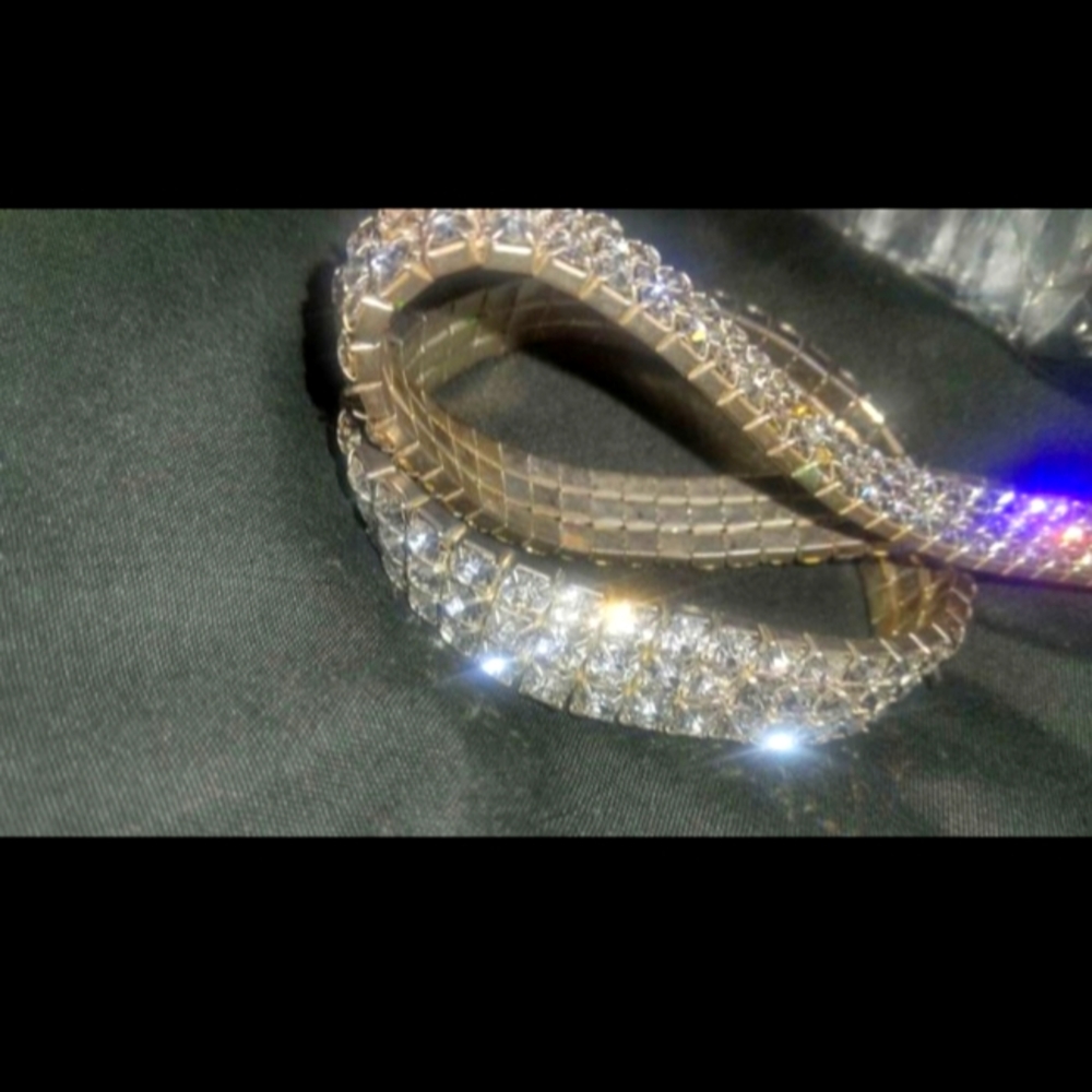 ×3Silver Plated Three Tier Diamond Choker Necklace & Stretch Bracelet BundleLot